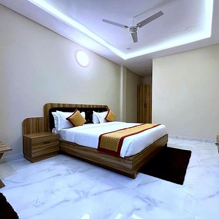 Hotel Vrinda Niddhivan ! Fully Ac, Prem Mandir At Walking Distance ! Just Near The Iskcon Temple Vrindāvan Exterior photo