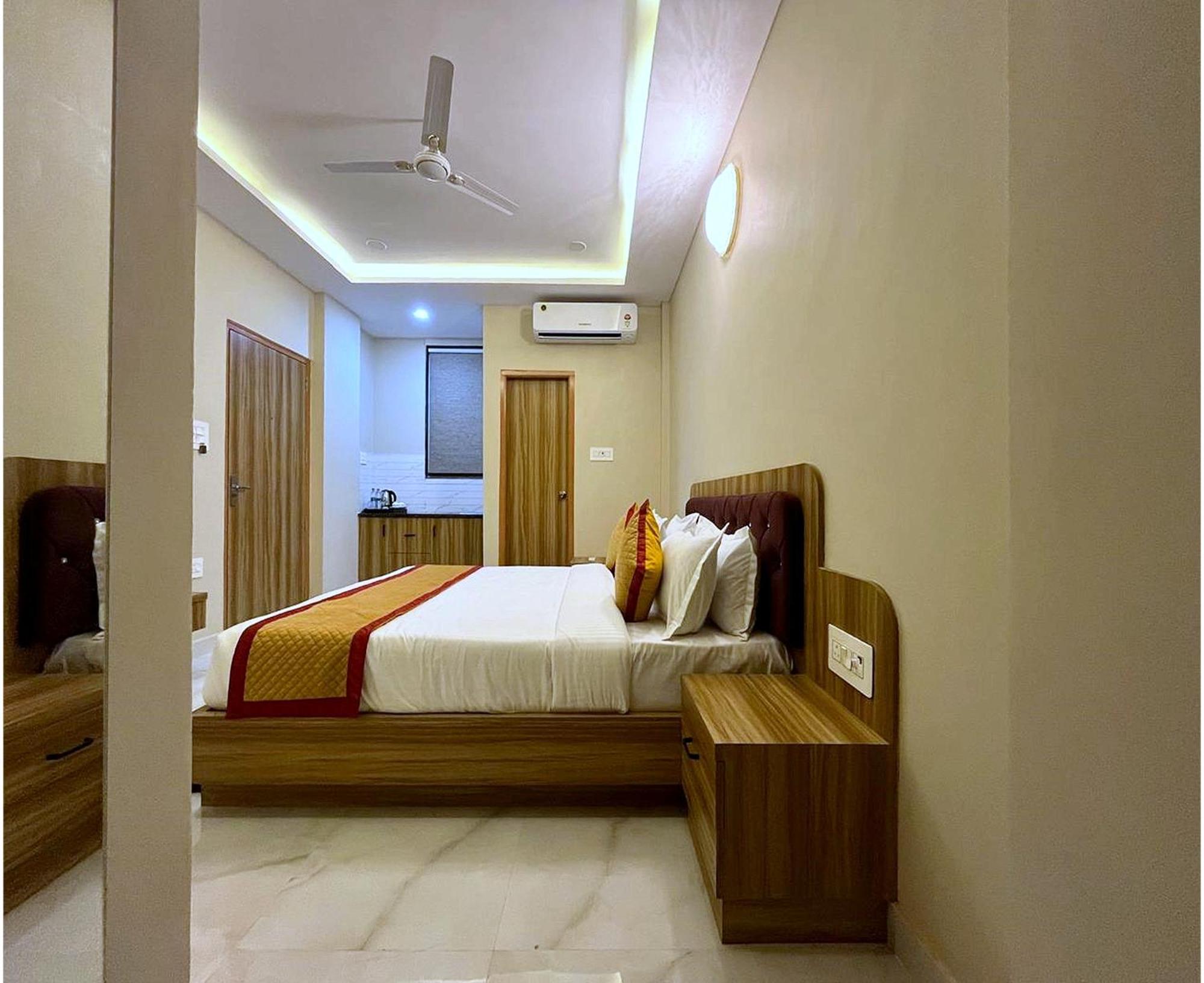 Hotel Vrinda Niddhivan ! Fully Ac, Prem Mandir At Walking Distance ! Just Near The Iskcon Temple Vrindāvan Exterior photo