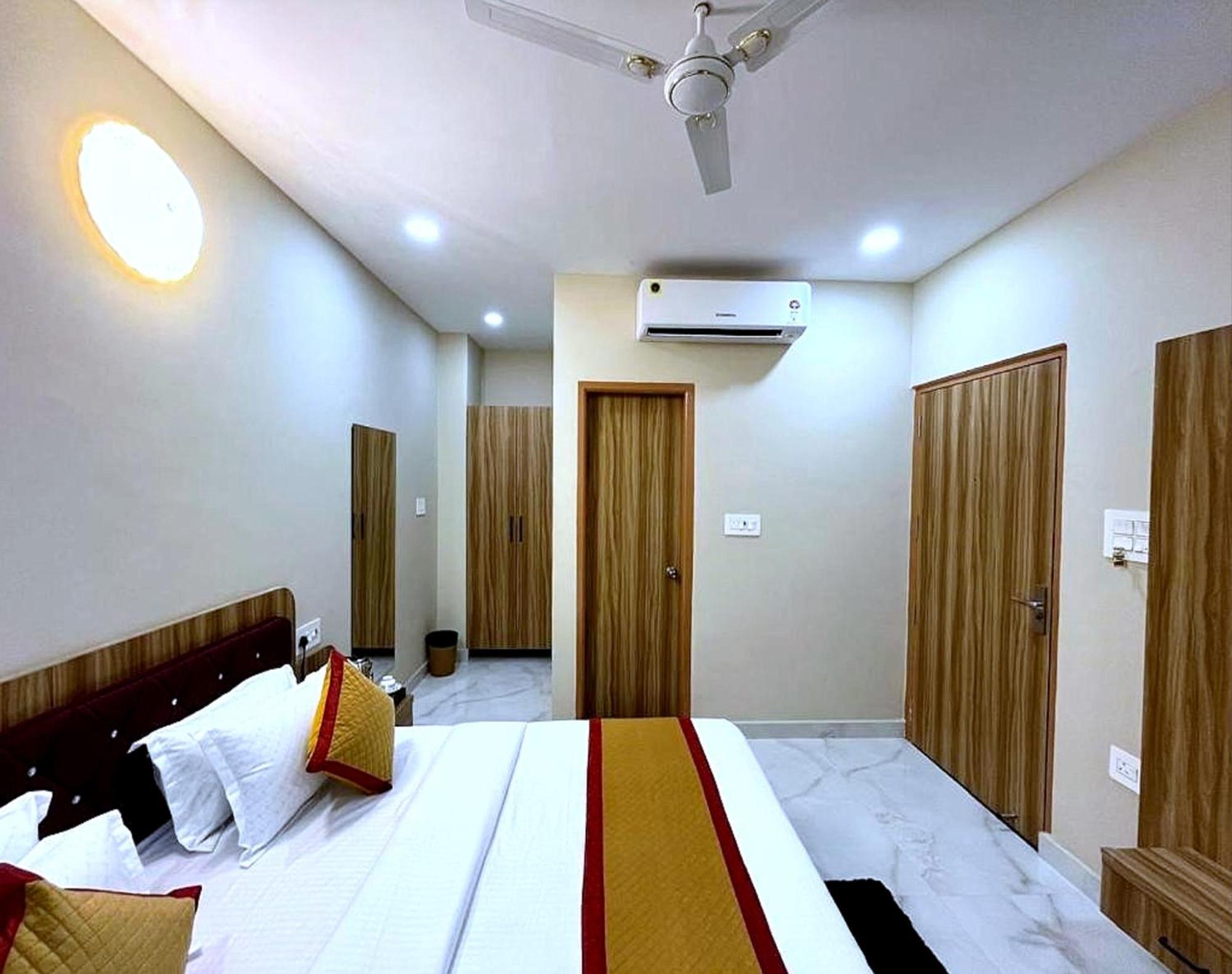 Hotel Vrinda Niddhivan ! Fully Ac, Prem Mandir At Walking Distance ! Just Near The Iskcon Temple Vrindāvan Exterior photo
