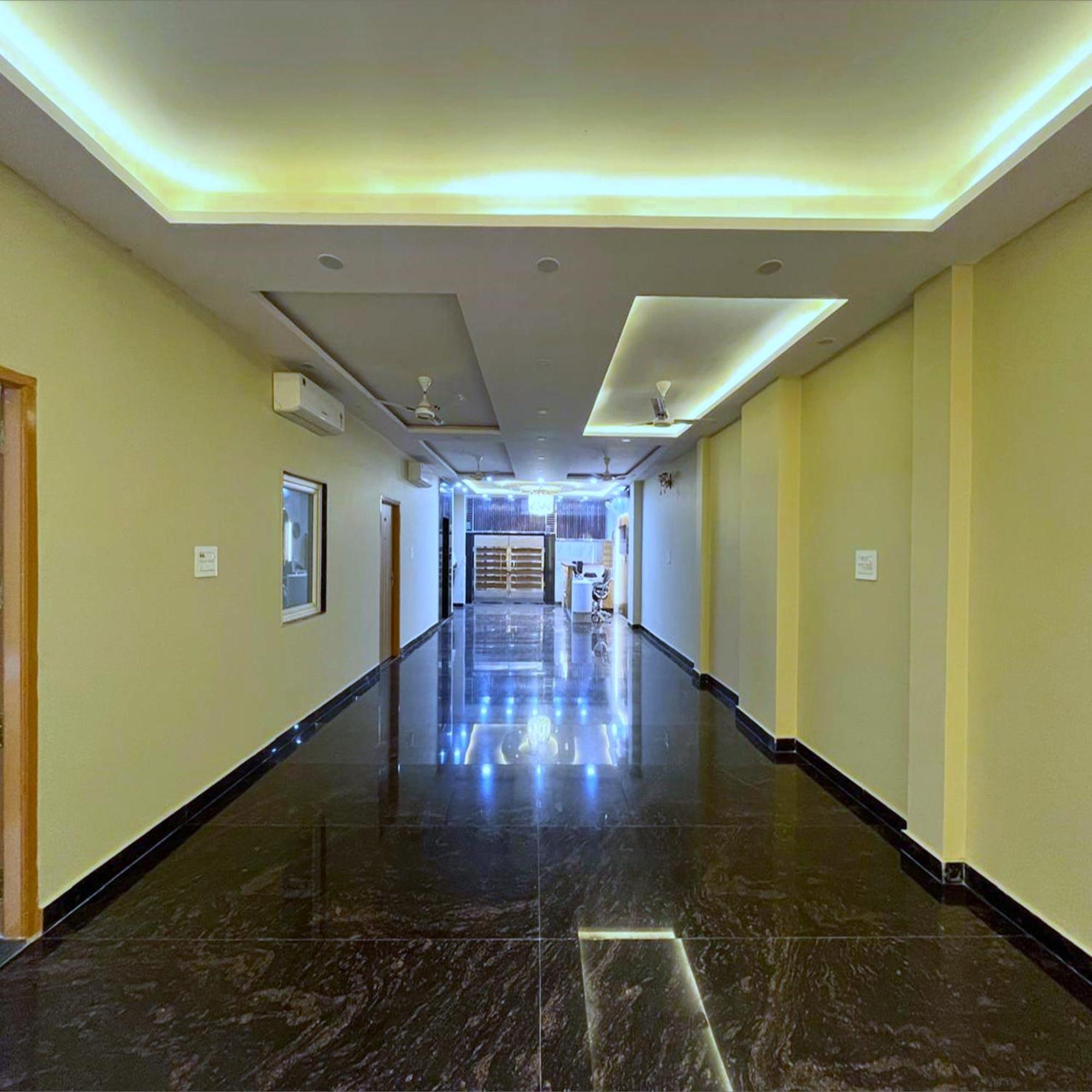 Hotel Vrinda Niddhivan ! Fully Ac, Prem Mandir At Walking Distance ! Just Near The Iskcon Temple Vrindāvan Exterior photo